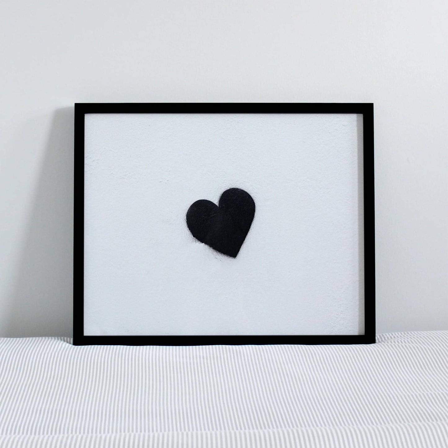 Black Grunge Heart art print - HypeSheriff