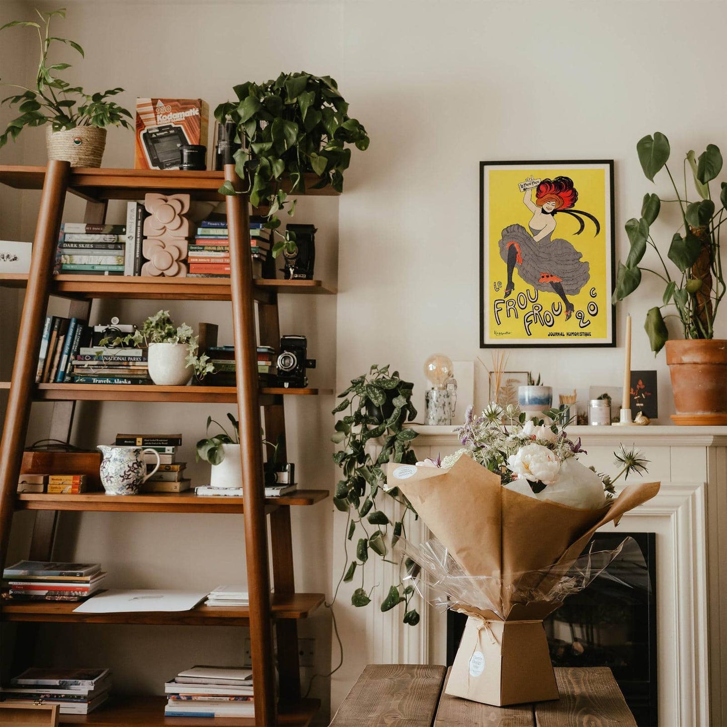 Le Frou Frou Magazine Cover Poster - HypeSheriff