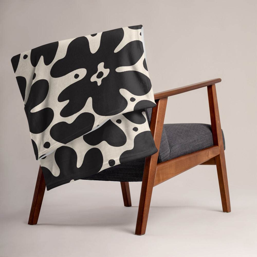 Throw Blanket with Scandi Flowers - HypeSheriff
