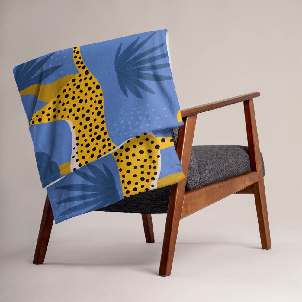 Throw Blanket with Blue Cheetah - HypeSheriff