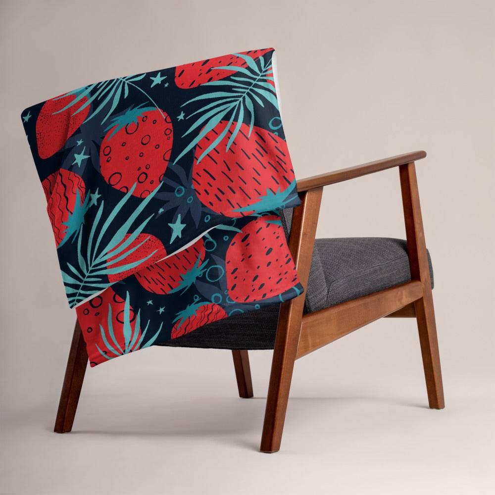 Throw Blanket with Strawberries - HypeSheriff