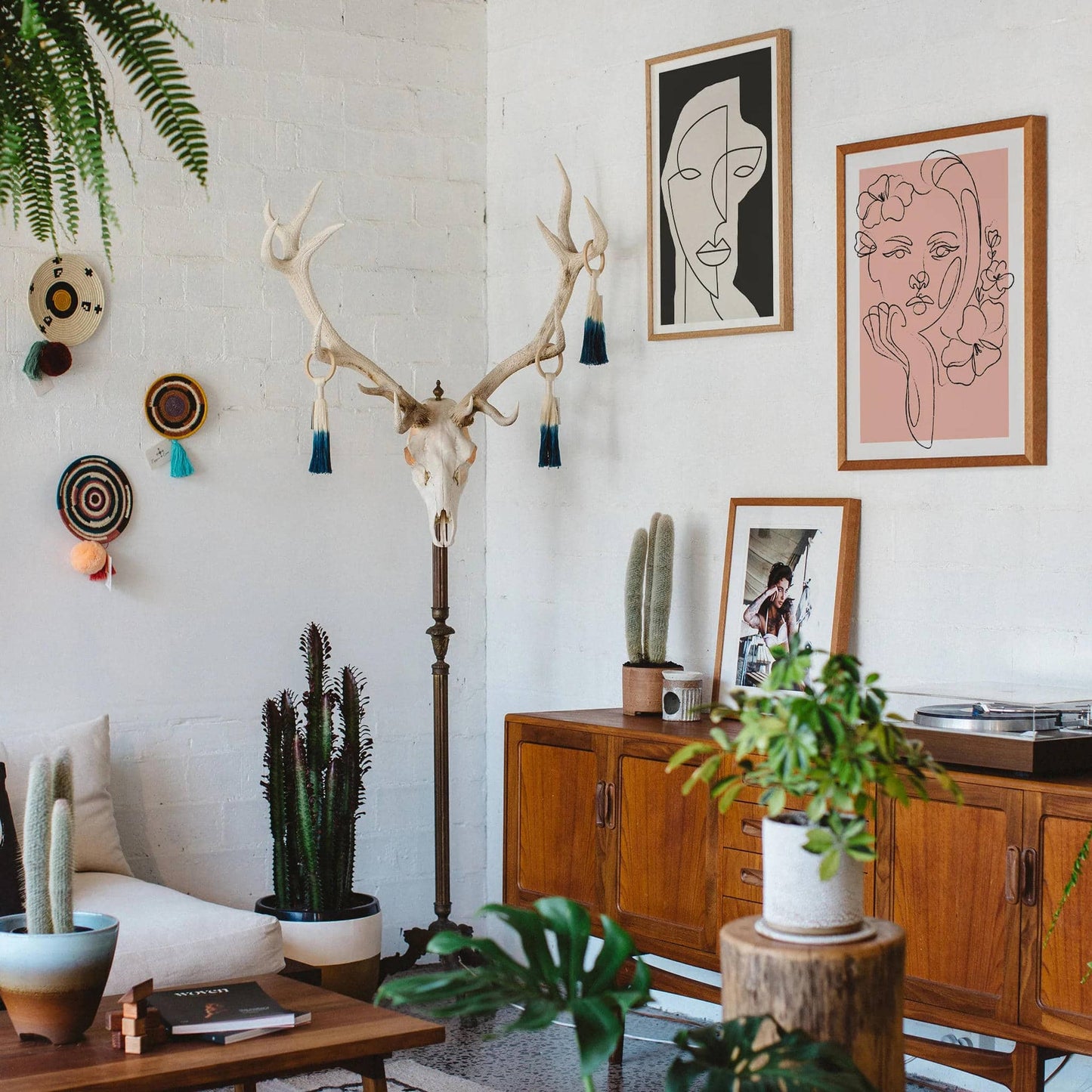 Pink Line Art Wall Decor Print - HypeSheriff