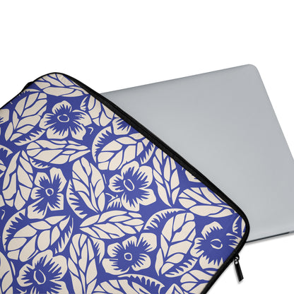 Macbook sleeve with vintage floral pattern